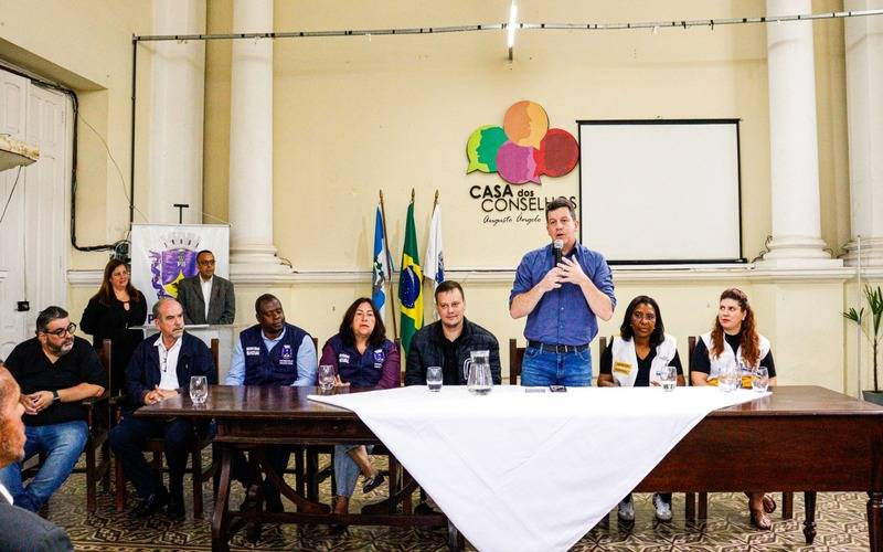 Prefeitura e Governo do Estado entregam Cartão Recomeçar a 132 famílias em Petrópolis