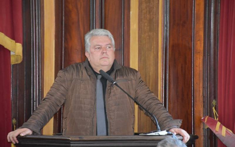 Projeto de lei que propõe fiscalização do descarte de lixo por meio de câmeras é aprov