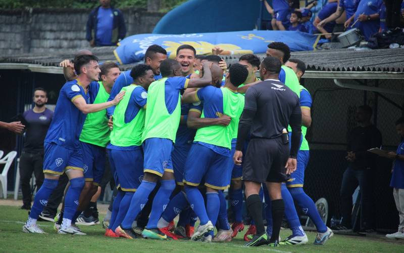 Serrano vence o São Cristóvão e larga com vantagem na semifinal do Carioca B1