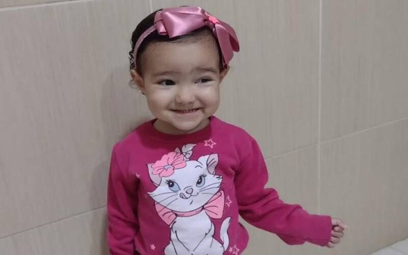 Família de petropolitana de 2 anos que luta contra leucemia realiza vaquinha para cust