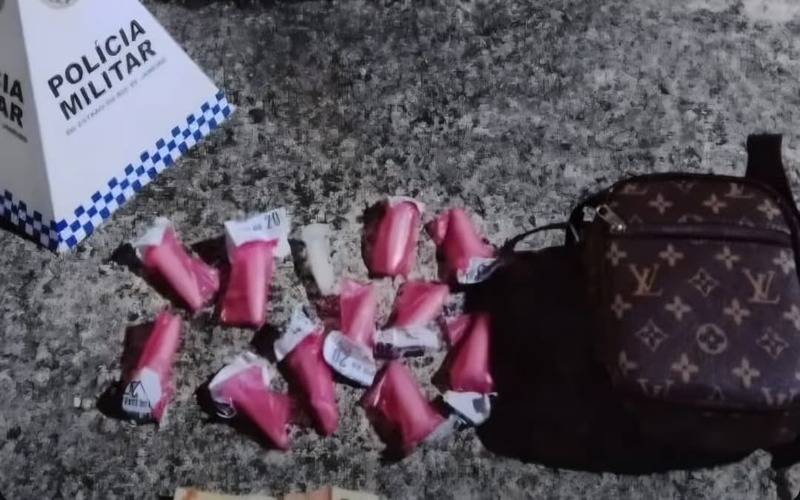 Após denúncia, 26º BPM apreende cocaína e suspeitos são detidos em Petrópolis