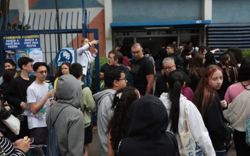 Participantes concluem segundo dia do Enem 2025