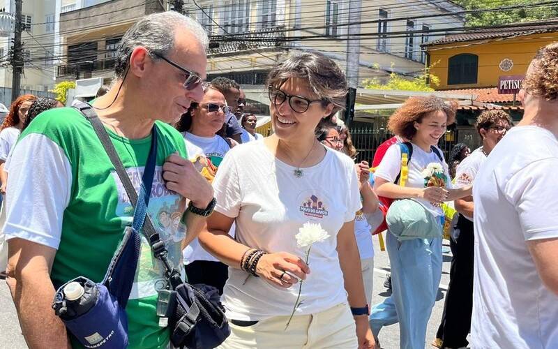 Profª Lívia (PCdoB) conquista aprovação histórica ao reconhecer a Caminhada do Povo do