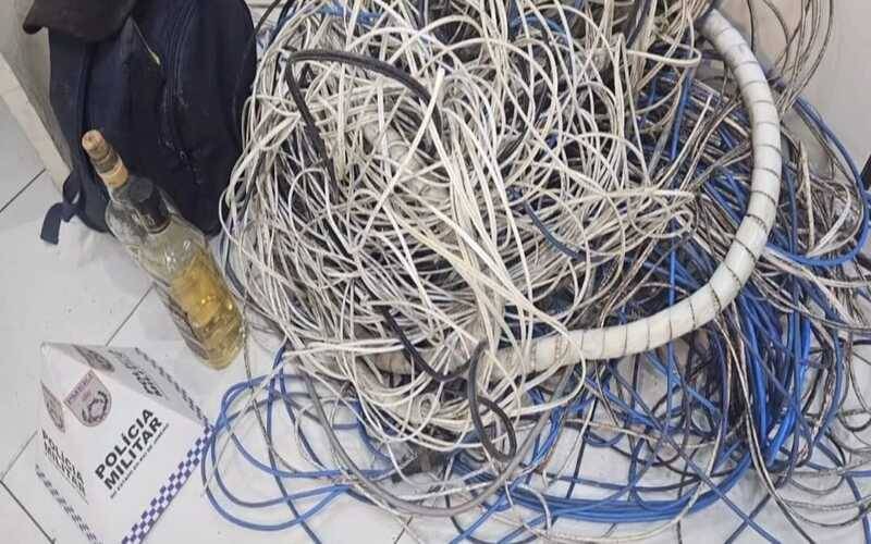 PM: dois homens são presos por furto de fios
