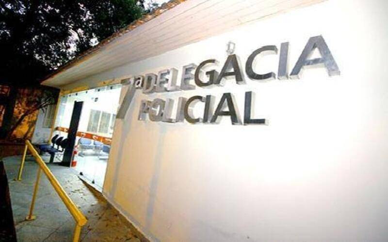 Mulher é presa por se passar por advogada e aplicar golpes em servidoras de hospital