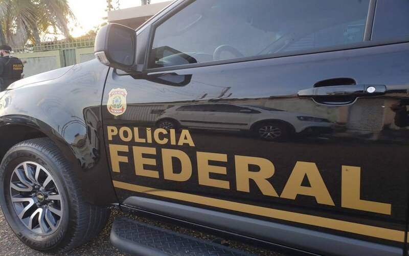 PF prende homem foragido por organização criminosa no Aeroporto do Galeão