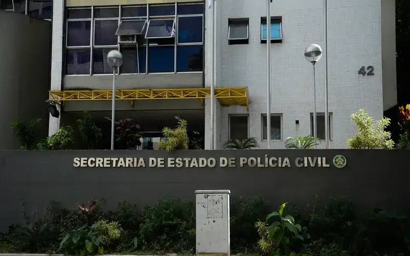 Menino é baleado na perna dentro de escola em operação policial no Rio