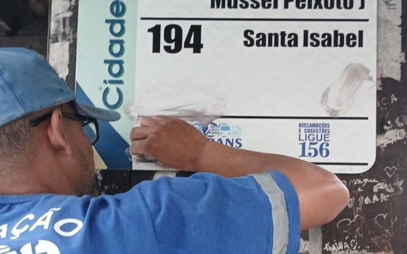 Prefeitura reforça revitalização da sinalização viária no Centro Histórico de Petrópol