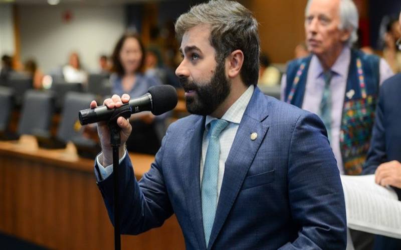 Alerj aprova reconhecimento dos desfiles de carnaval da Marquês de Sapucaí como Patrim