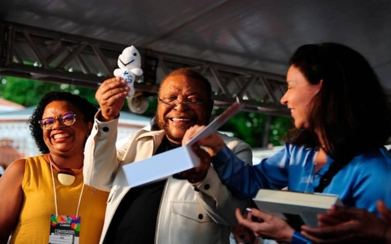 Martinho da Vila se torna Doutor Honoris Causa da Fiocruz