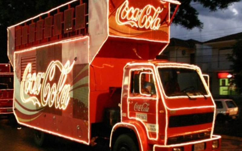 É hoje: Caravana Iluminada da Coca-Cola percorre ruas de Petrópolis