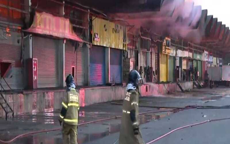incêndio atinge pavilhão do Ceasa, no Rio de Janeiro