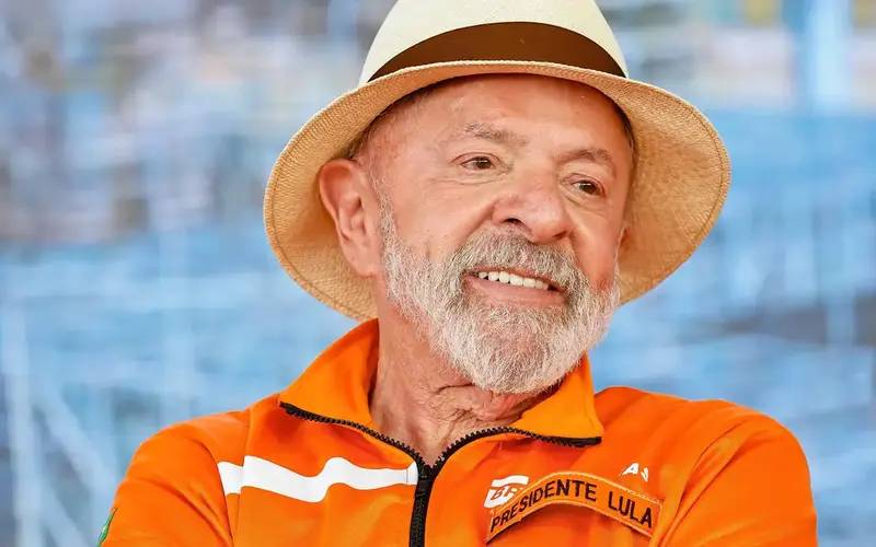 Lula cita feminicídios e cobra luta de homens contra a violência