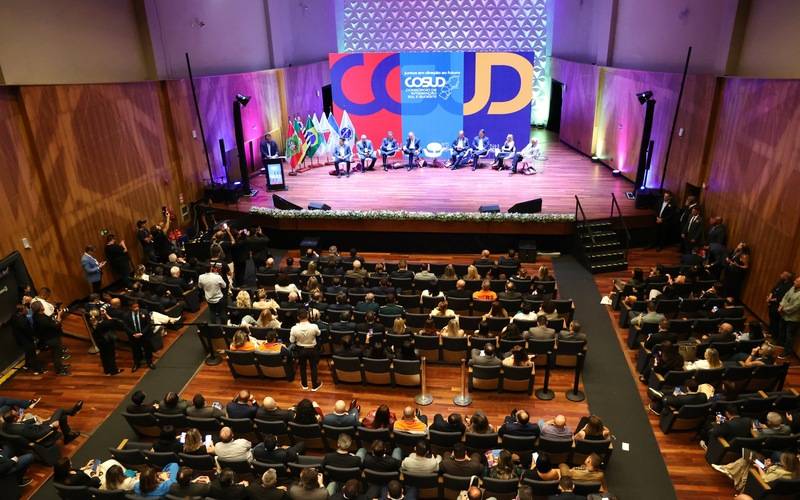 Cláudio Castro abre 14ª edição do Cosud e destaca união entre estados para o combate a