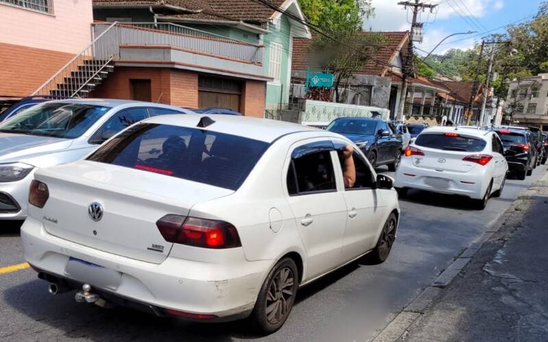 Valparaíso registra congestionamento na tarde deste sábado (6)