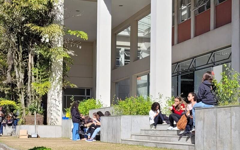 Faculdade de Medicina de Petrópolis abre inscrições para transferência externa para o 