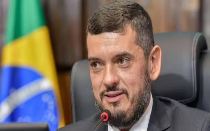 CCJ da Alerj aprova projeto de resolução para revogar prisão de Bacellar; caso vai a p