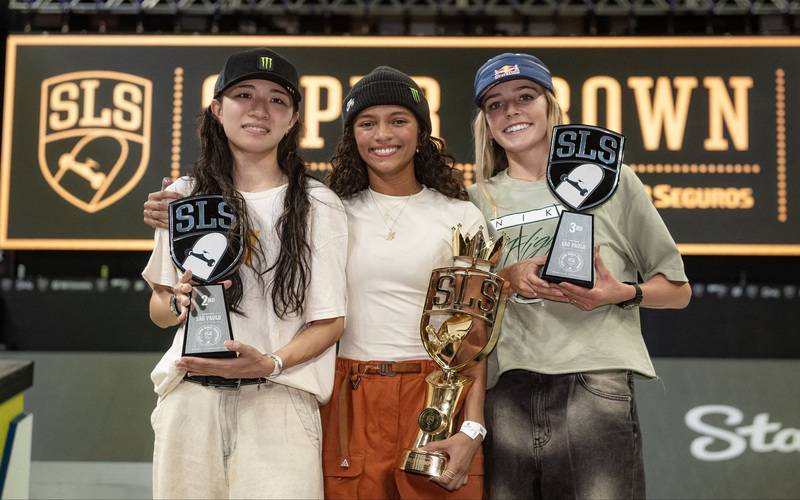 Rayssa Leal e Ginwoo Onodera são campeões do SLS Super Crown 2025