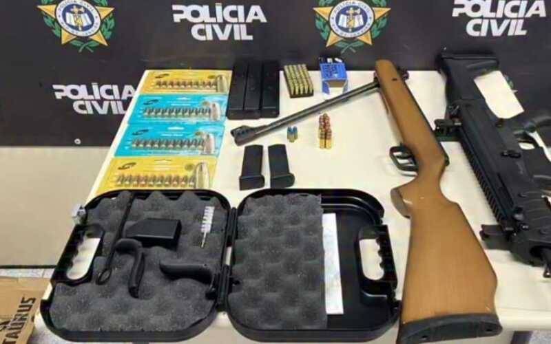 Polícia civil apreende armas no Centro