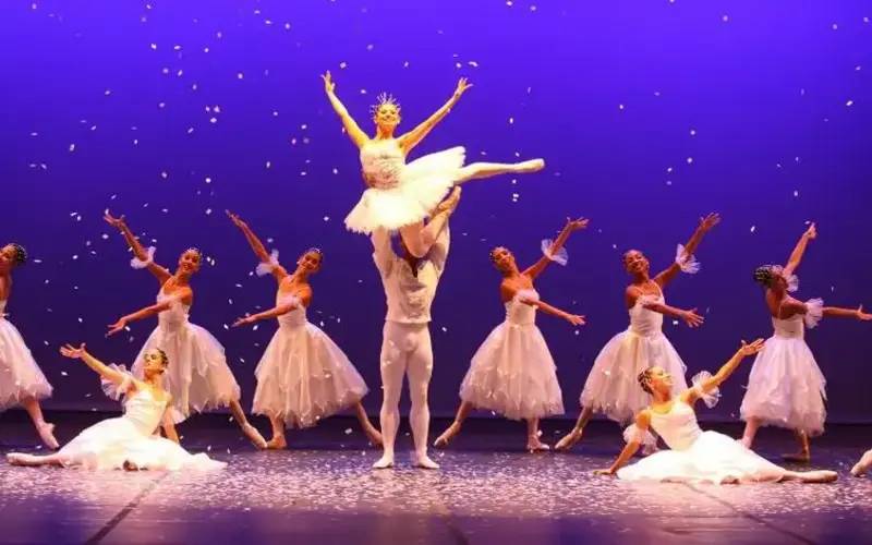 Fachada do Theatro Municipal do Rio vai mostrar O Quebras Nozes
