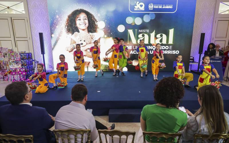 Campanha do Riosolidario distribui 20 mil brinquedos