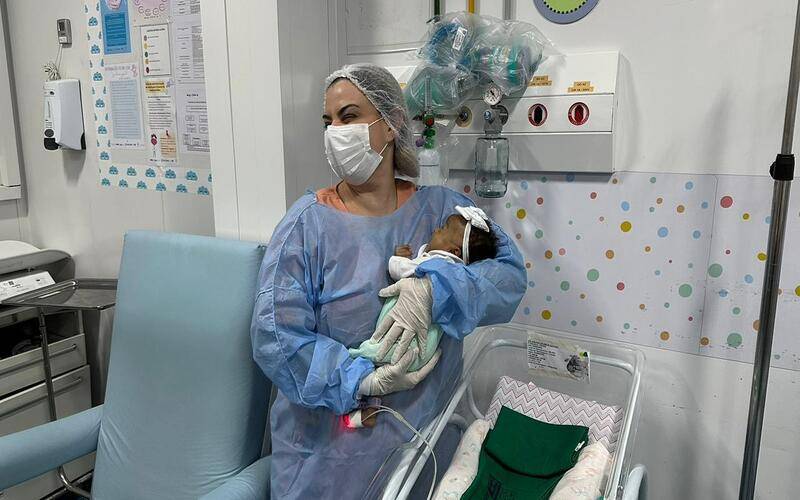 Fisioterapia neonatal garante cuidado especializado a recém-nascidos nas unidades da r