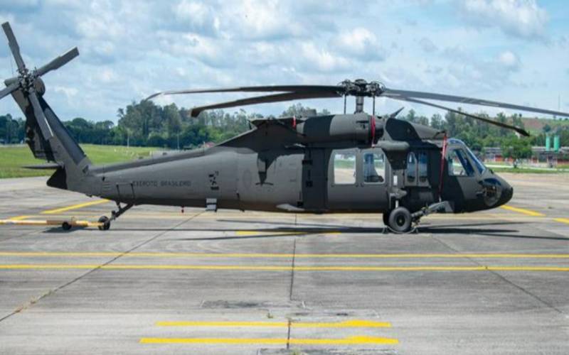 Exército recebe o primeiro dos 12 recém-adquiridos helicópteros Black Hawk