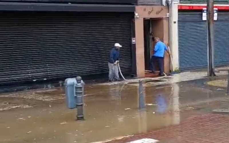 Ruas do primeiro distrito são liberadas ao trânsito de veículos