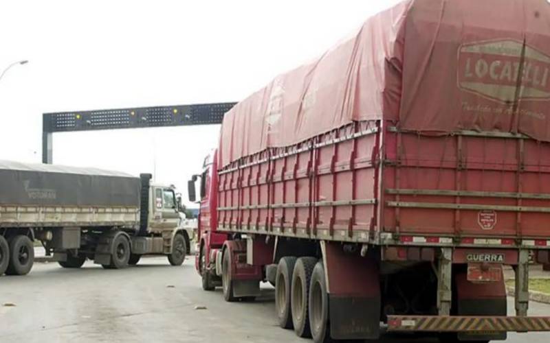 Governo do Brasil lança crédito de R$ 6 bi para apoiar caminhoneiros na compra de veíc