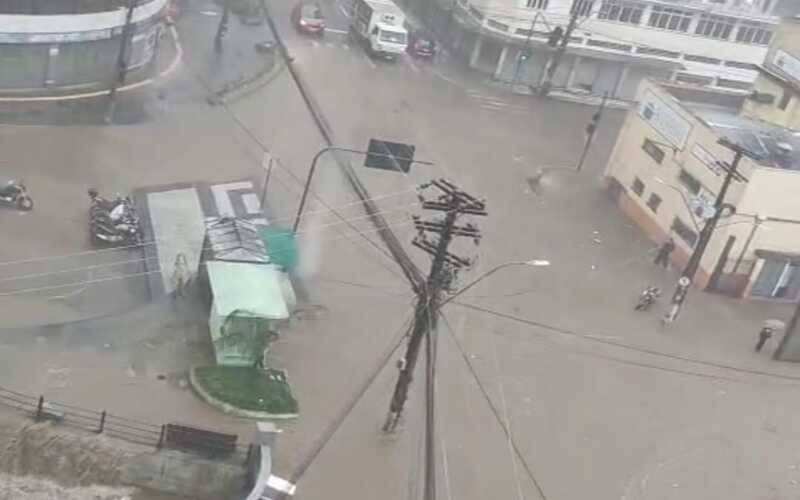 Receita Federal: atendimento suspenso na Agência de Petrópolis por causa das fortes ch