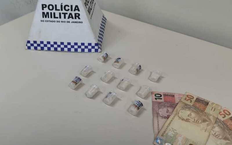 PM apreende drogas no Alto da Serra e Carangola