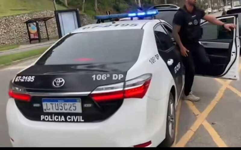 Polícia civil prende homem em flagrante por resistência, desobediência, dano ao patrim