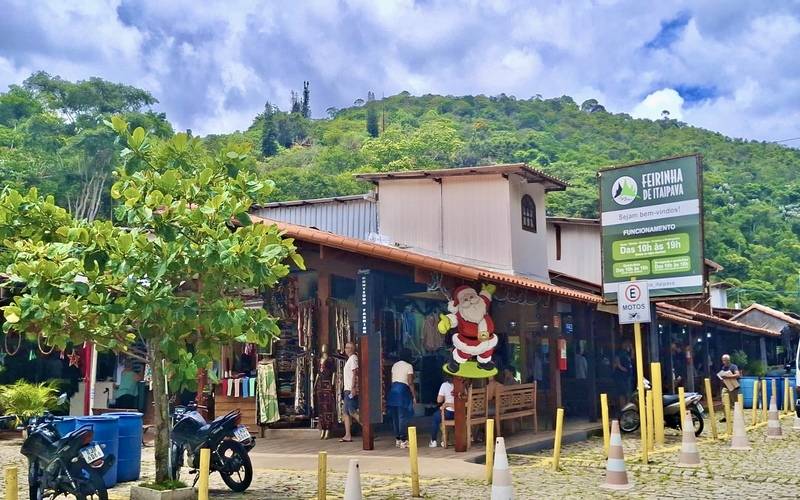 Feirinha de Itaipava funciona todos os dias em dezembro com horário especial de fim de