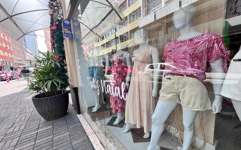 Compras de última hora seguem marcando o Natal do consumidor brasileiro