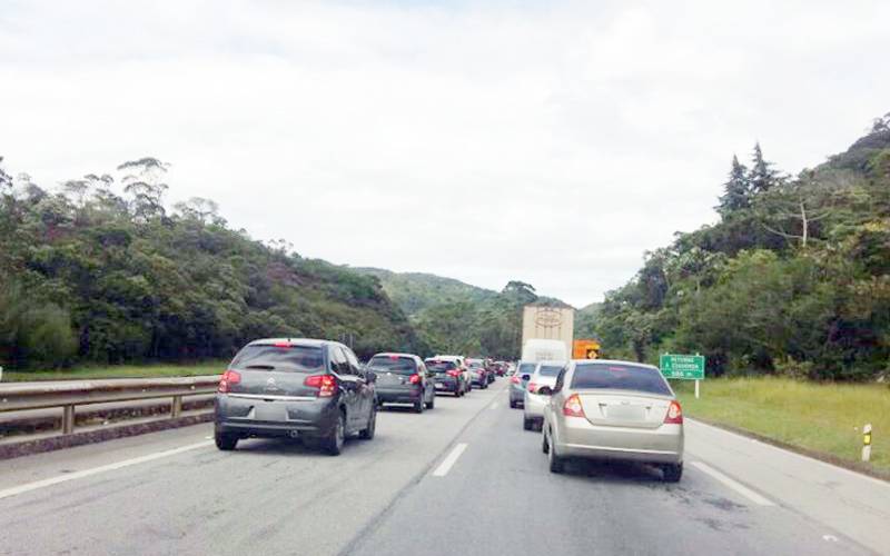 Elovias prevê fluxo de 750 mil veículos na BR-040 durante as festas de final de ano