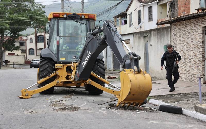 Barricada Zero completa um mês com mais de 6,5 mil toneladas de barricadas removidas n