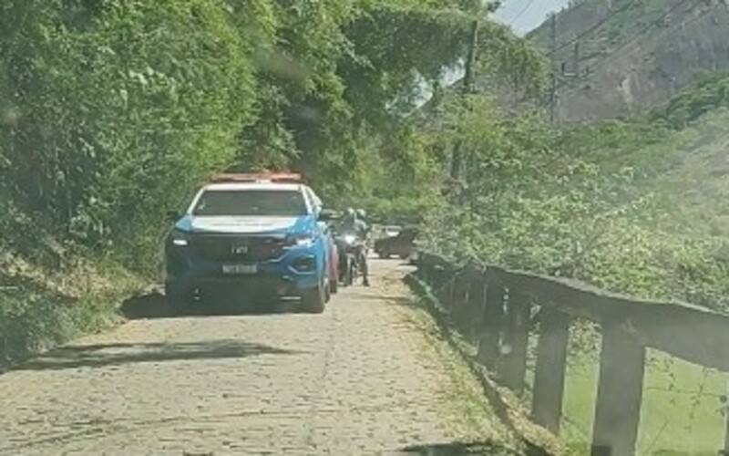 Calor lota cachoeiras da cidade e moradores reclamam