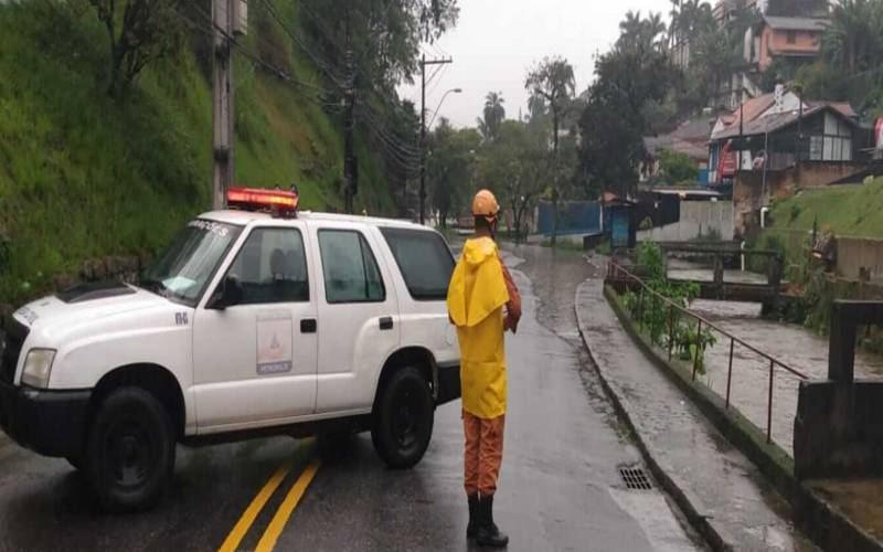 Rua Cel Veiga está liberada ao trânsito