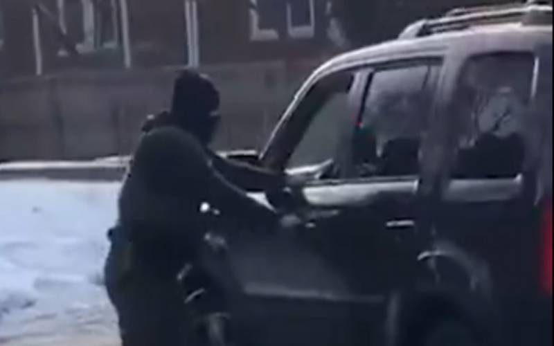 Agente de imigração atira e mata mulher em Minneapolis, nos EUA