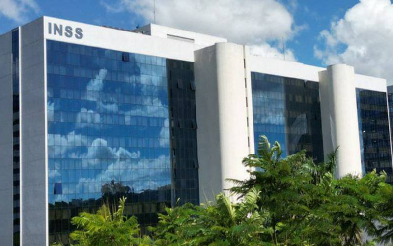 INSS adota plano nacional para acelerar análise de benefícios e reduzir tempo de esper