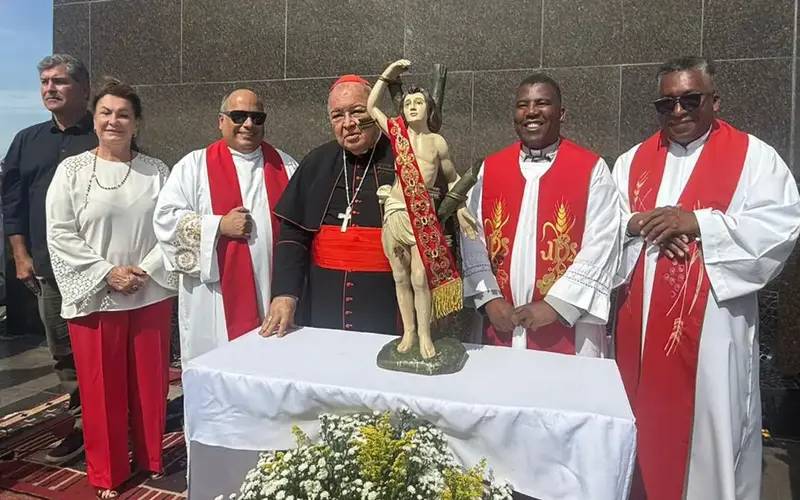 Imagem peregrina do padroeiro do Rio visita o Cristo Redentor