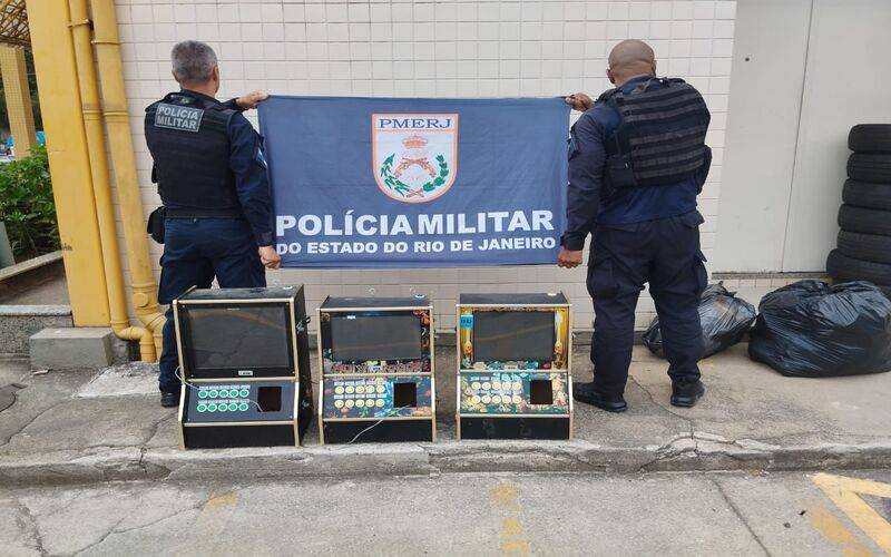 PM apreende três máquinas caça-níqueis na Comunidade do Neylor