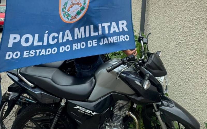 Homem é preso acusado de atuar como olheiro do tráfico no Alemão