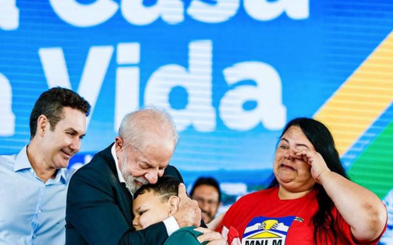 Lula destaca sucesso de obras do Minha Casa, Minha Vida feitas por entidades populares