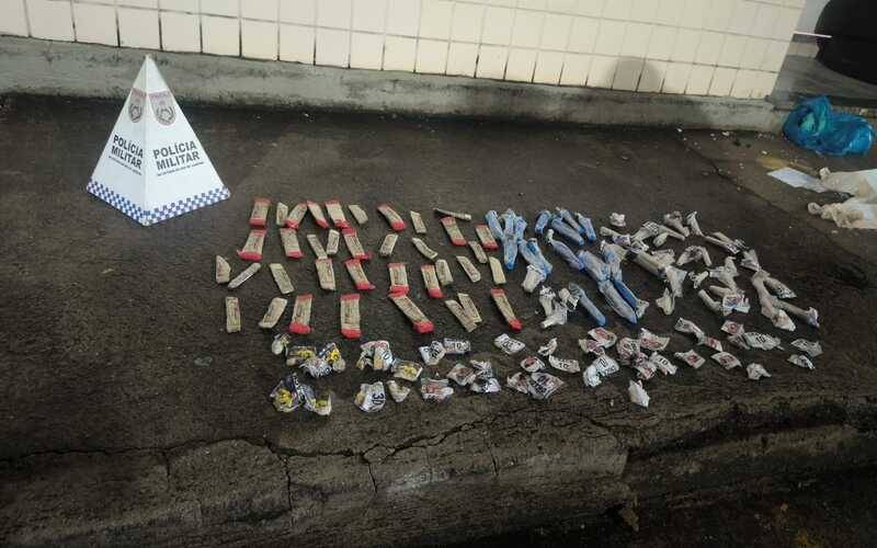 PM encontra drogas no Retiro: três homens presos e um menor apreendido