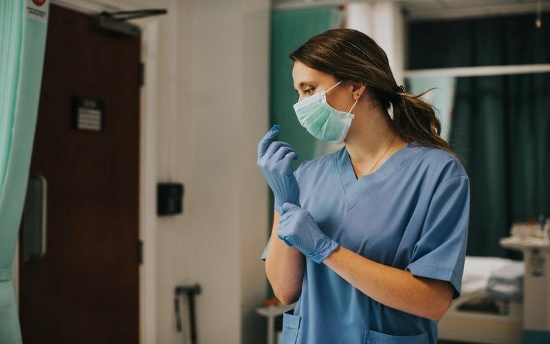 Mercado de trabalho aquecido na área da saúde impulsiona procura por cursos de Enferma