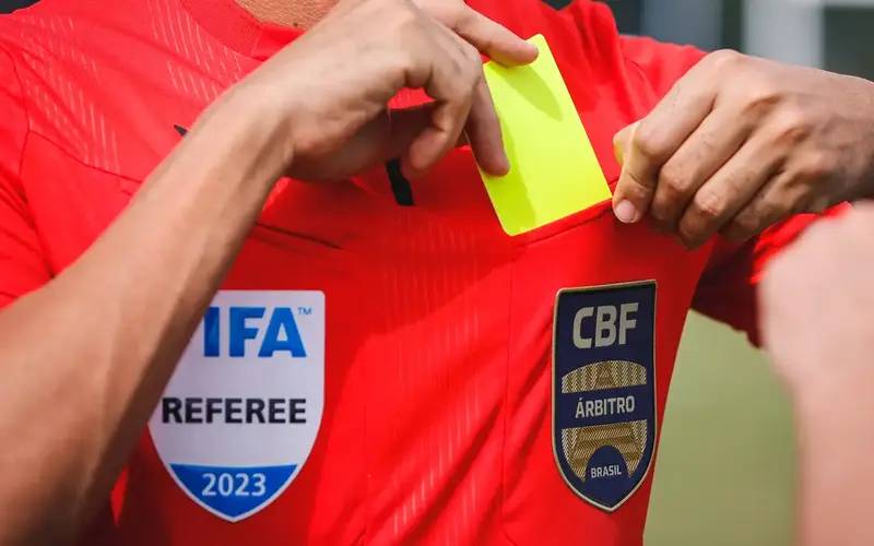 CBF anuncia programa de profissionalização de árbitros de futebol