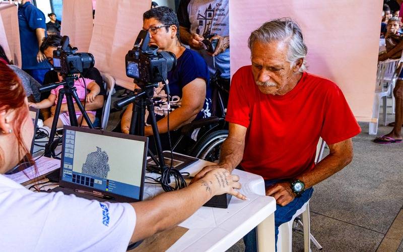 Detran RJ terá atendimento prioritário para idosos e pessoas com deficiência neste sáb