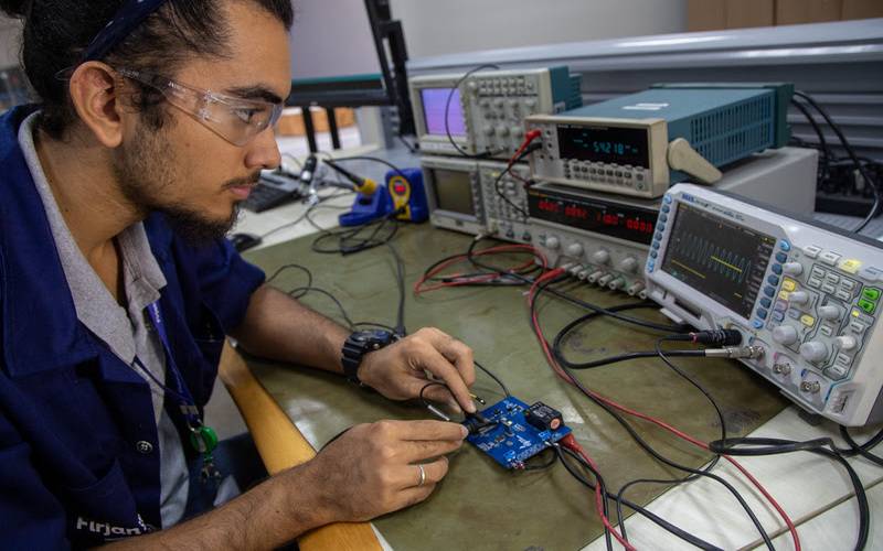 Firjan SENAI tem mais de 8 mil vagas gratuitas em cursos de qualificação entre feverei