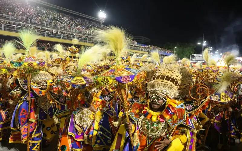 Cláudio Castro libera R$ 40 milhões para escolas de samba do Grupo Especial 